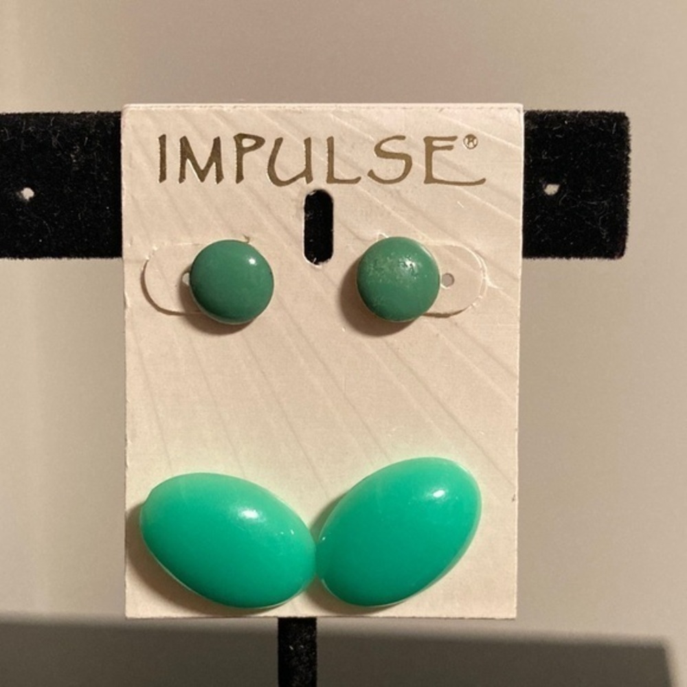 Impulse Green Stud Earrings Set